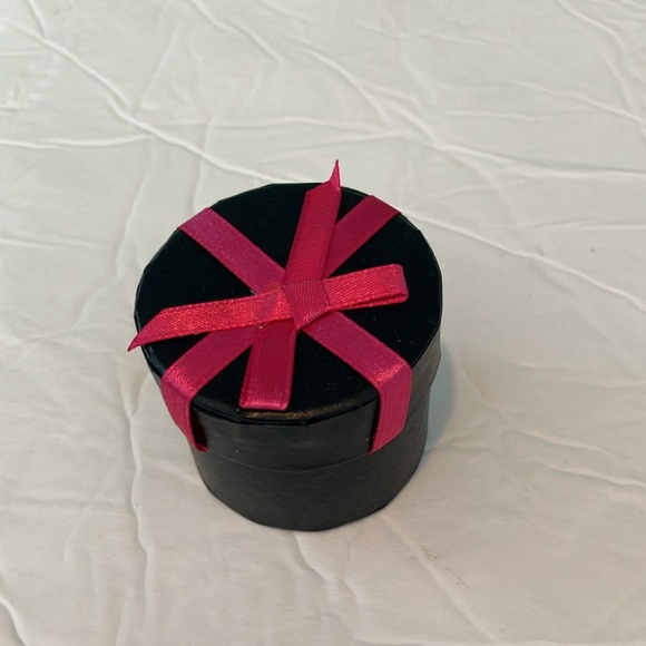 🆕 Avon June 2-in-1 birthstone earrings - Picture 3 of 7